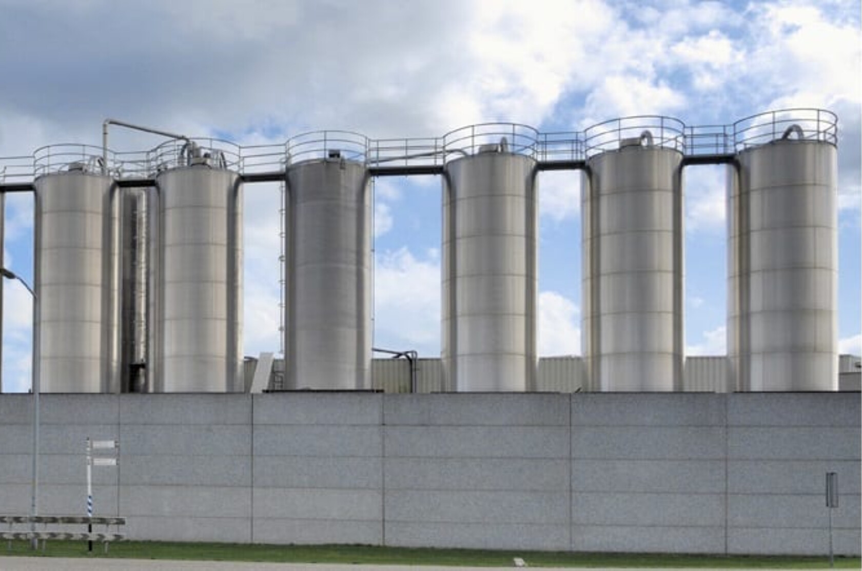 Gevelreiniging bij Morsinkhoff Plastics
